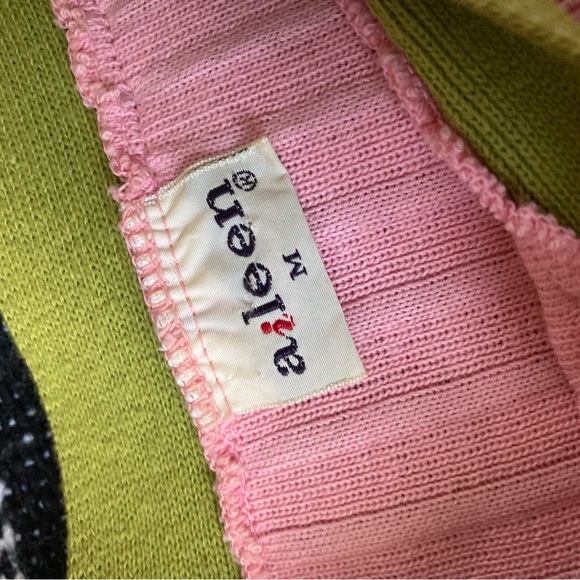 vintage 1960s pink and green ribbed short sleeve sweater top - Picture 4 of 7